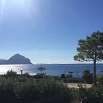 Paradiso Isulidda * Macari