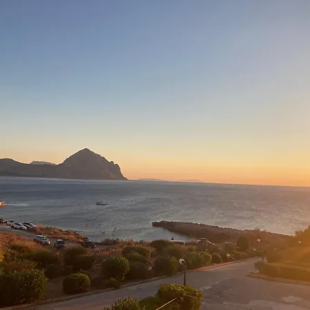 Paradiso Isulidda * Macari