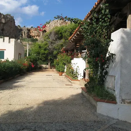 Paradiso Isulidda *