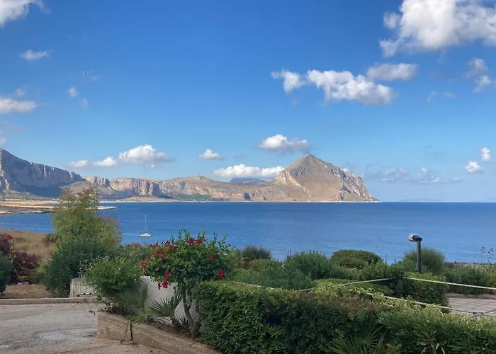 Paradiso Isulidda Macari