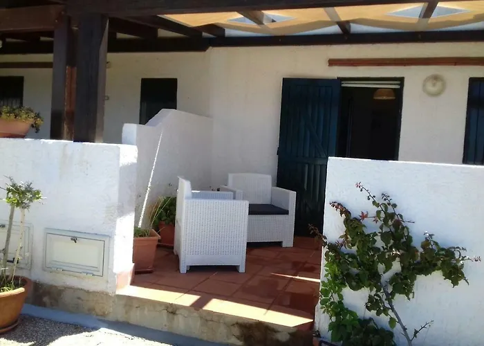 Paradiso Isulidda Macari
